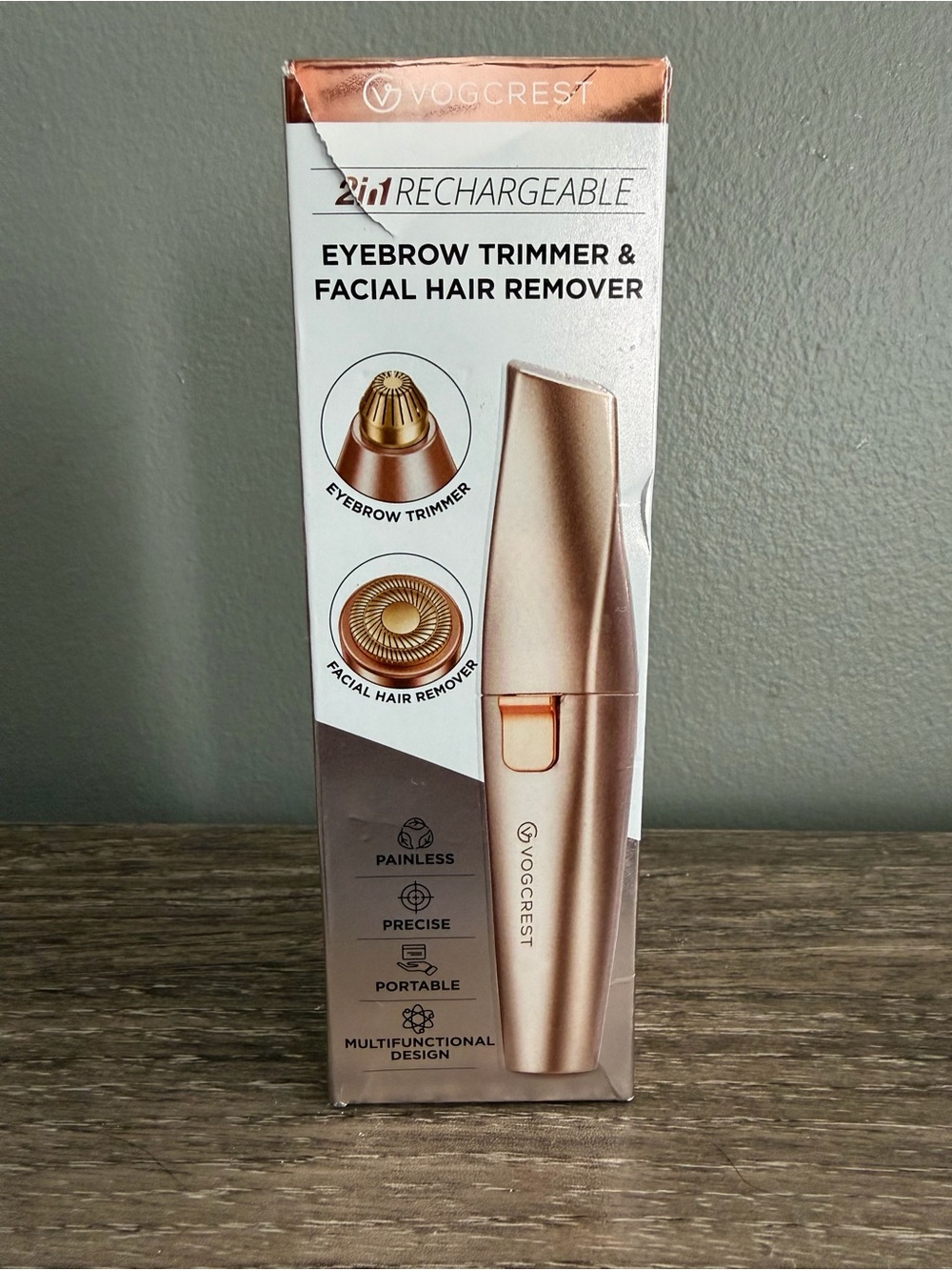 Eyebrow Trimmer & Facial Hair Remover - Rechargeable